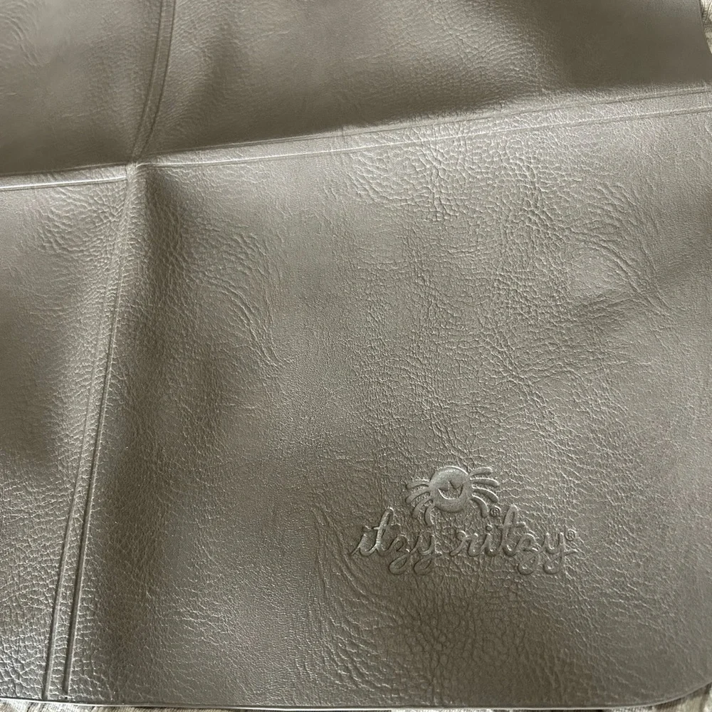 Itzy Ritzy Changing Pad - Picture 2 of 3